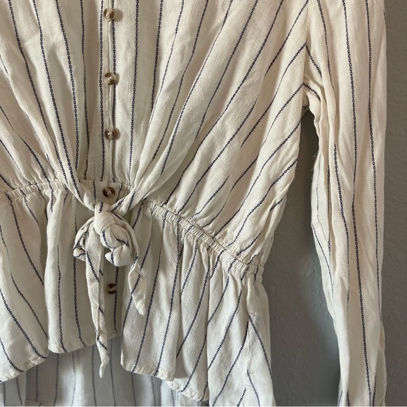 E & M White Striped Button Tie-Front Peplum Top Ruffle Trim Women's Size Medium - Picture 2 of 6